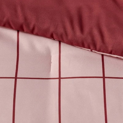 Grid Print Reversible Decorative Comforter Set With Throw - Room Essentials™ 5 Grid Print Reversible Decorative Comforter Set With Throw - Room Essentials™ - Image 5