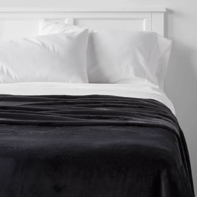 Recycled Polyester Throw Blanket - Room Essentials™ 1 Recycled Polyester Throw Blanket - Room Essentials™